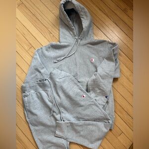 CHAMPION Reverse weave grey set Sweatshirt & Sweatpants/jogger size Small EUC